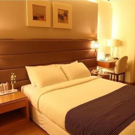Middleton Inn Kolkata Bagian luar foto