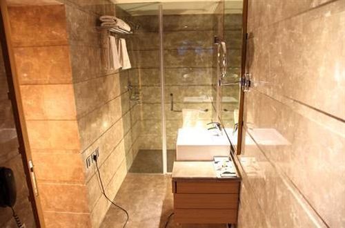Middleton Inn Kolkata Bagian luar foto